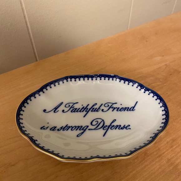 Beautiful porcelain antique style trinket dish - Picture 2 of 5